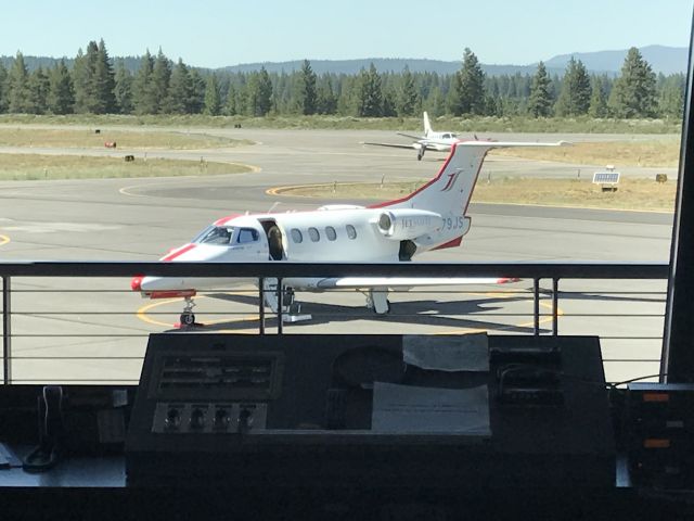 Embraer Phenom 100 (N579JS)