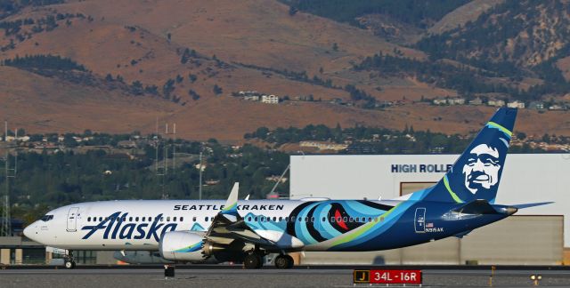 Boeing 737 MAX 9 (N915AK) - Just reaching Vr during its 7:07 AM departure to Seattle.