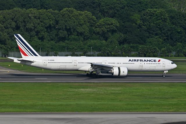 BOEING 777-300 (F-GZNS)