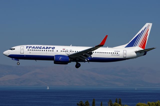 Boeing 737-800 (EI-RUH)