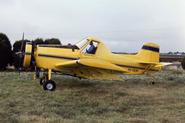 Cessna Skylane (VH-ODM) - AIR TRACTOR AT-301 - REG : VH-ODM (CN 301/0237) - VIRGINIA ADELAIDE SA. AUSTRALIA - YPPF 15/4/1985 35MM SLIDE CONVERSION USING A LIGHTBOX AND A NIKON L810 DIGITAL CAMERA IN THE MACRO MODE.