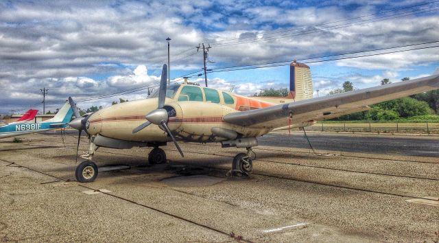 Beechcraft Bonanza (36) (N11KM)