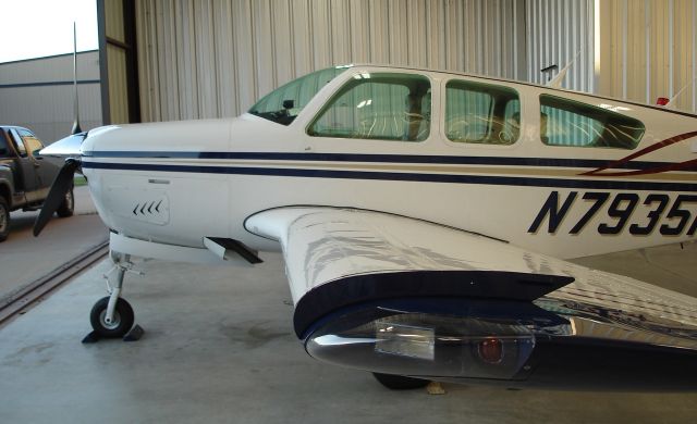 Beechcraft Bonanza (33) (N7935H) - Beechcraft F-33A / 1992