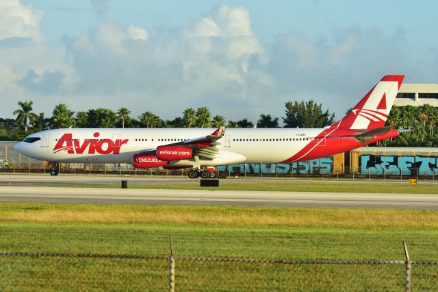 Airbus A340-300 (YV-3292)