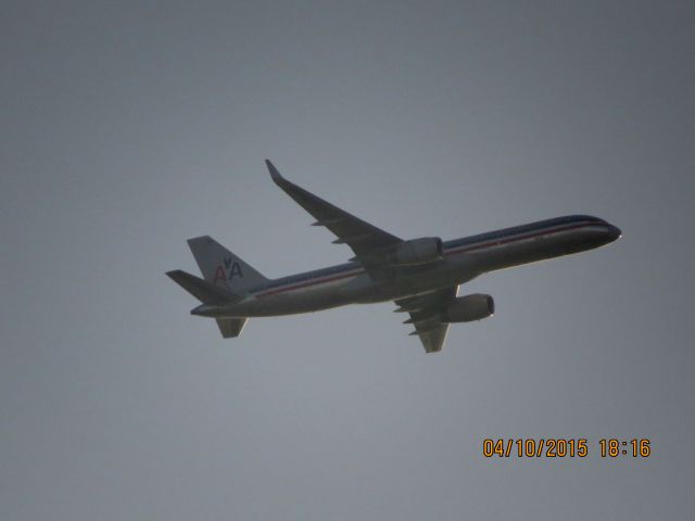 Boeing 757-200 (N194AA) - American Airlines flight 2324 from DFW to Tulsa over OneOK field in Downtown Tulsa.