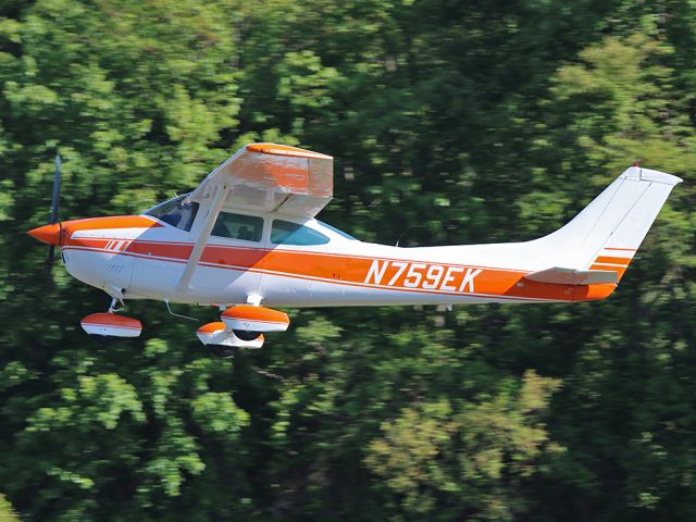 Cessna Skylane (N759EK)