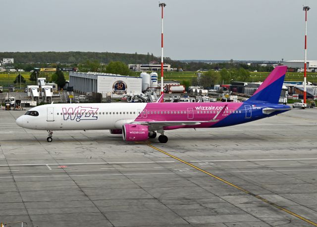 Airbus A321neo (9H-WNC)