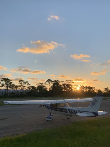 Cessna 152 (N757NG)