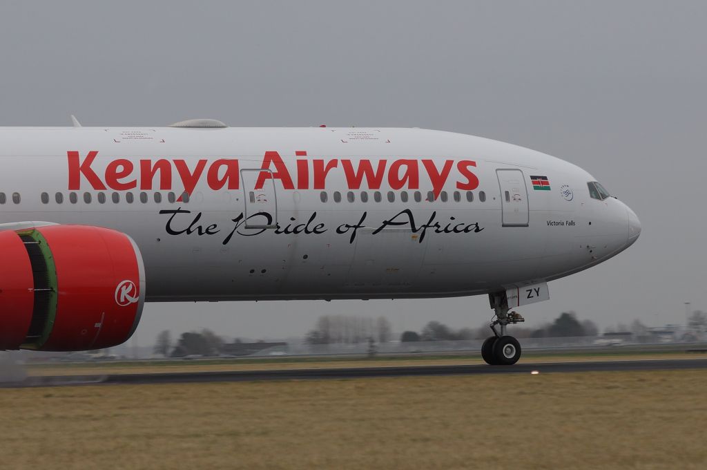 BOEING 777-300 (5Y-KZY)