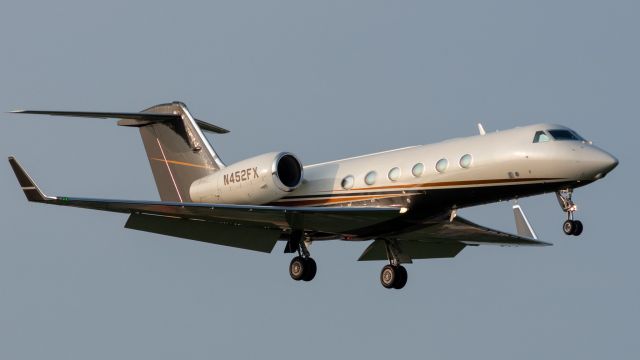 Gulfstream Aerospace Gulfstream IV (N452FX) - Landing at Love Field September 7 2020.