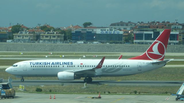 Boeing 737-800 (TC-JGT) - THY2222 to Gaziantep