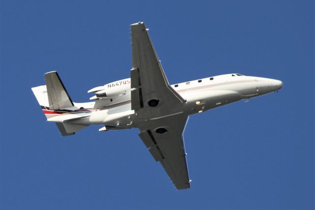 Cessna Citation Excel/XLS (N647QS) - Over Mercer Island, WA