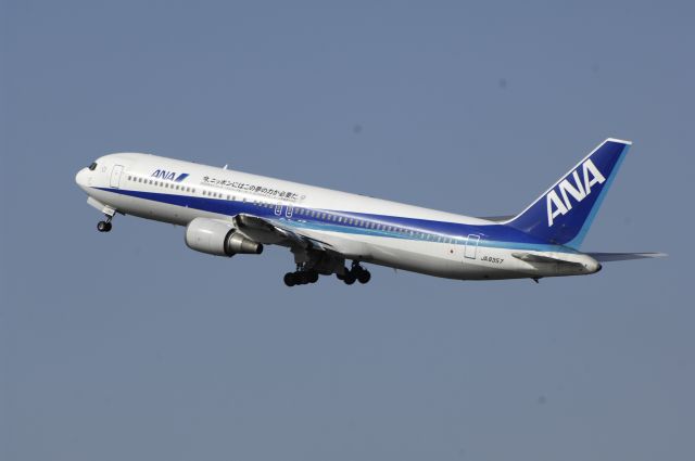 BOEING 767-300 (JA8357) - Takeoff at Haneda Intl Airport Rwy34R on 2013/05/31 "Olympic Campaing Logo"