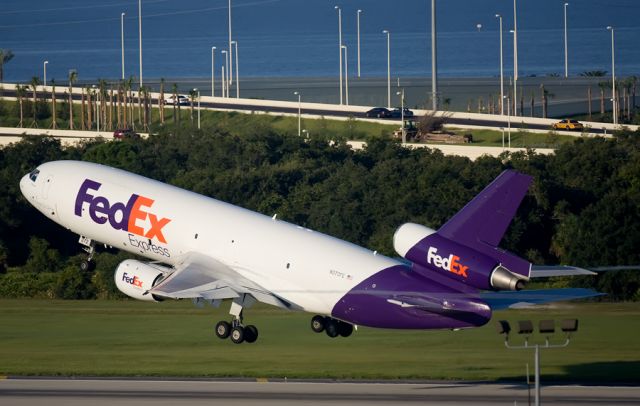 McDonnell Douglas DC-10 (N372FE) - Take off at 8.15 am  9/11/2010