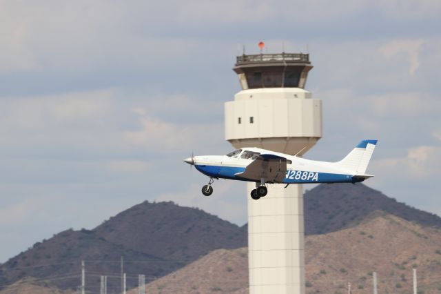 Piper Cherokee (N288PA)