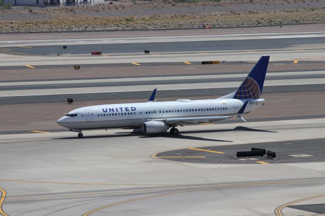 Boeing 737-900 (N76533)