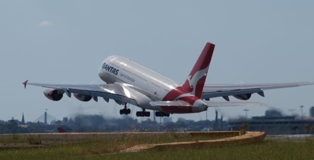 Airbus A380-800 (VH-OQJ)