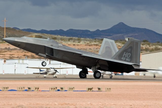 Lockheed F-22 Raptor —