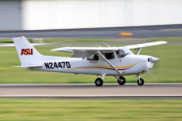 Cessna Skyhawk (N2447D) - Cessna 172R returns to Livermore Municipal Airport, March 2022.