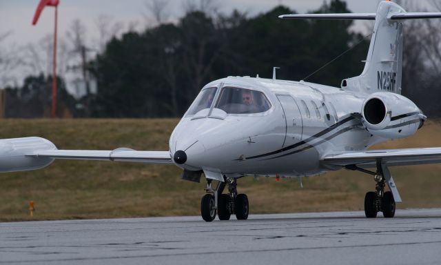 Learjet 25 (N25HF)