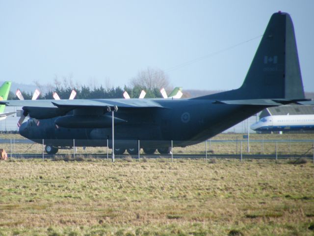 13-0307 — - 130307 LOCKHEED CC-130E  CN 382-4041 OF CANADIAN ARMED FORCES AT SHANNON 16-01-2011