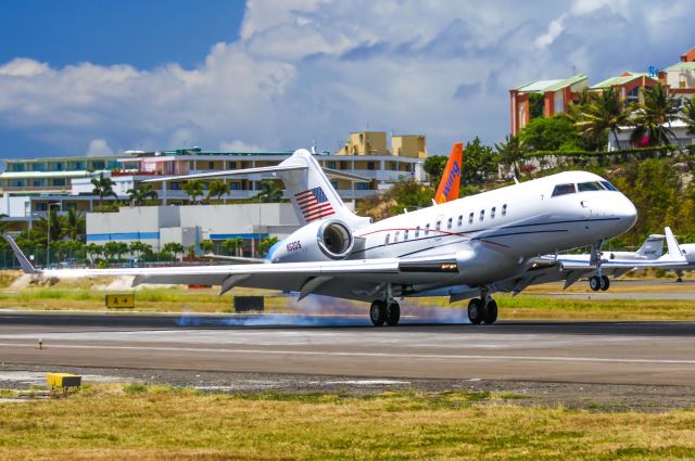 Bombardier Global 5000 (N50DS)