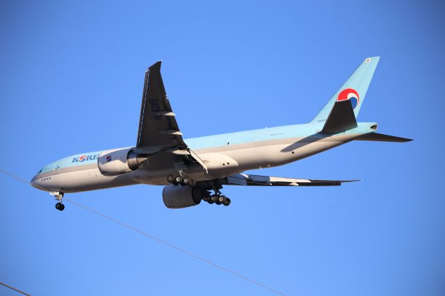 Boeing 777-200 (HL8285)