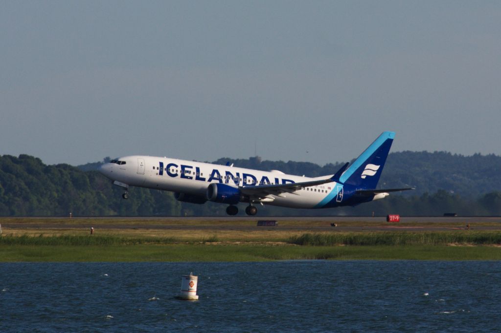 Boeing 737 MAX 8 (TF-ICS) - Icelandair B737 MAX 8 departing BOS for BWI on 6/23/22 after diverting the previous day due to weather.