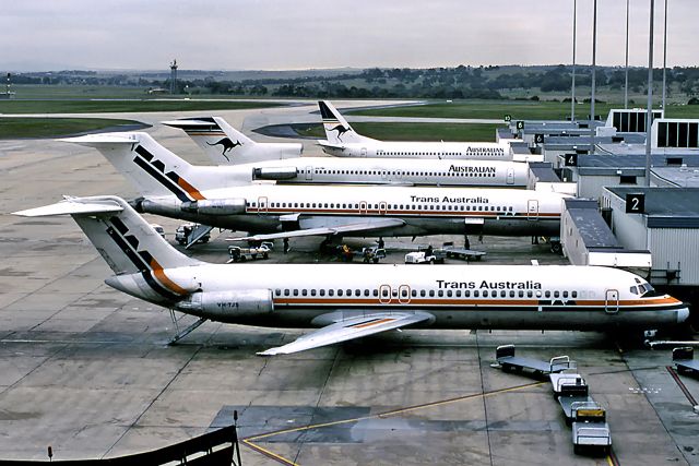 McDonnell Douglas DC-9-30 (VH-TJS) - TRANS AUSTRALIA AIRLINES - McDONNELL DOUGLAS DC-9-31 - REG : VH-TJS (CN 47550/623) - TULLAMARINE INTERNATIONAL AIRPORT MELBOURNE VIC. AUSTRALIA - YMML (15/5/1987)