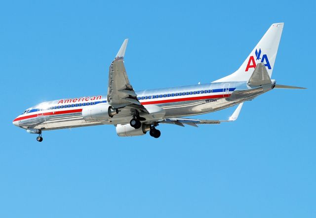 Boeing 737-800 (N839NN) - American Airlines Boeing 737-823 N839NN / 3FS (cn 29557/3282)  Las Vegas - McCarran International (LAS / KLAS) USA - Nevada, 9-12-2010 Photo: TDelCoro