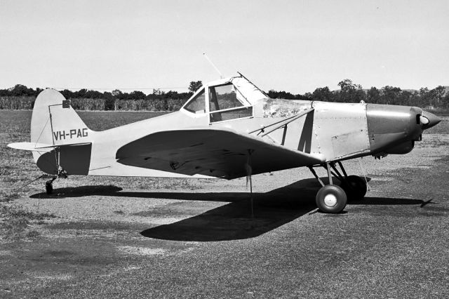 VH-PAG — - PIPER PA-25-150 PAWNEE B - REG VH-PAG (CN 2890) - MAREEBA QLD. AUSTRALIA - YMBA (26/6/1986) 35MM NEGATIVE SCAN.