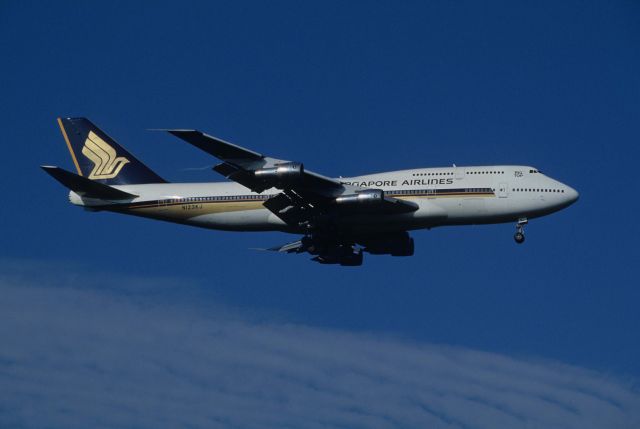 BOEING 747-300 (N123KJ) - Final Approach to Narita Intl Airport Rwy34L on 1995/06/14