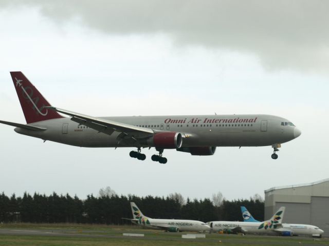 BOEING 767-300 (N396AX)