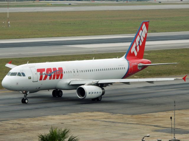 Airbus A320 (PT-MZJ) - Airbus A320-200 (CN 1251) TAM - Aeroporto de Congonhas/São Paulo (CGH/SBSP) , Brazil