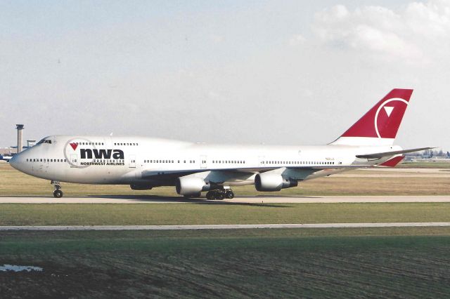 Boeing 747-400 (N661US) - First commercially delivered 747-400 recently retired last week.