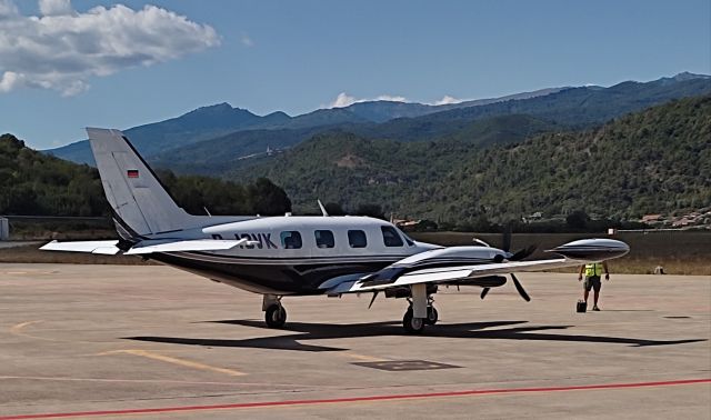 Piper Cheyenne 3 (D-ISVK) - Airport