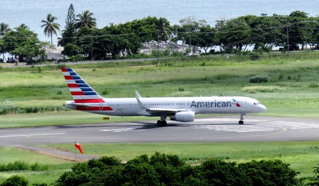 Boeing 757-200 (N185AN)