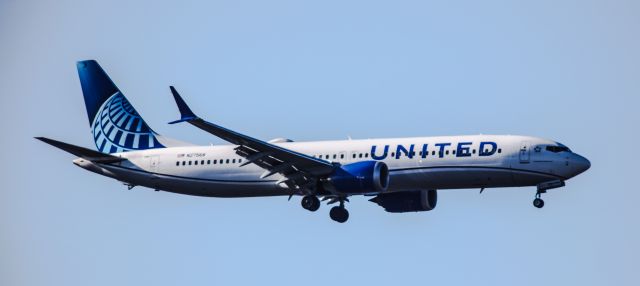 Boeing 737 MAX 9 (N27568) - ORD  11-14-2023