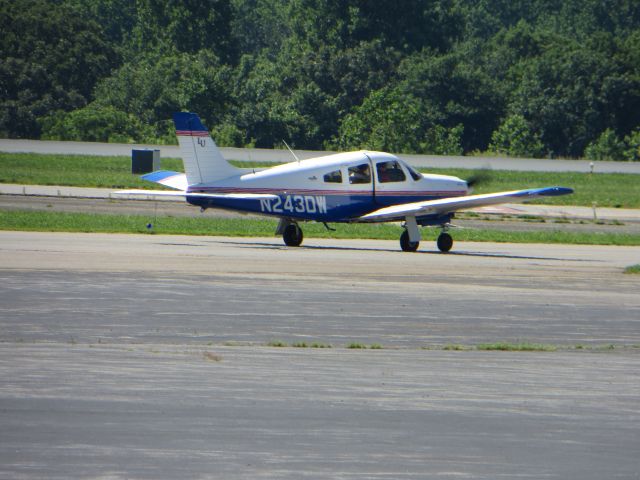 Piper Cherokee Arrow (N243DW)