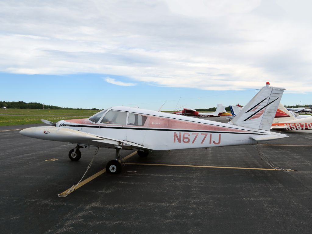 Piper Cherokee (N6771J)