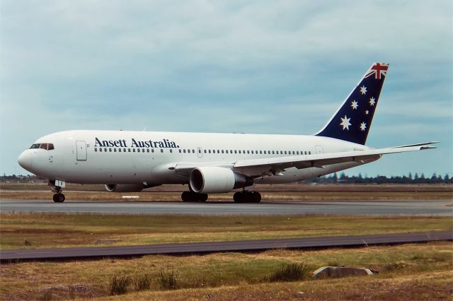 VH-RME — - ANSETT AUSTRALIA AIRLINES - BOEING 767-277 - REG : VH-RME (CN 22693/28) - WEST BEACH ADELAIDE SA. AUSTRALIA - YPAD (23/1/1993) 35MM SLIDE CONVERSION. SCANNED AT 6400DPI WITH A EPSON V700 PERFECTION FLATBED SCANNER.