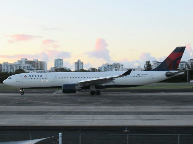 Airbus A330-300 (N801NW)