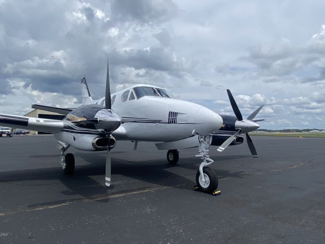 Beechcraft King Air 90 (N68AJ)