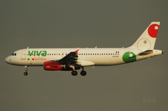 Airbus A320 (XA-VAC) - Viva Aerobus / Airbus A320-232 / MSN 3437 / XA-VAC / MMMX 04/2023