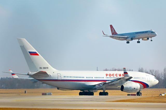 Ilyushin Il-96 (RA-96019)