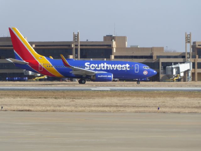 Boeing 737-700 (N742SW)