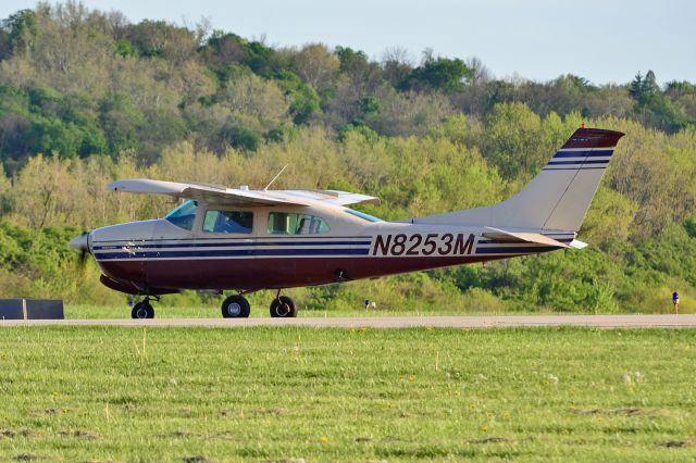 Cessna Centurion (N8253M) - Cessna Centurion N8253M, holding short ready for takeoff on 21L, KLUK.