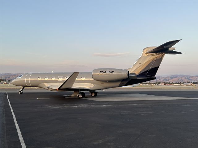 GULFSTREAM AEROSPACE G-7 Gulfstream G600 (N5456W)