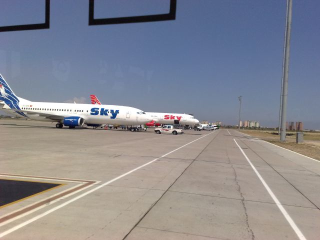 BOEING 737-400 (TC-SKB) - SKY - Blau / blue