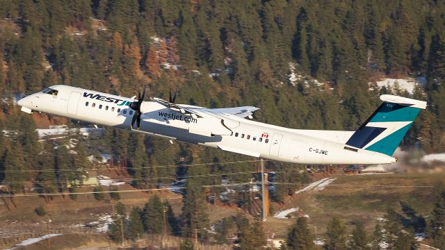 de Havilland Dash 8-400 (C-GJWE)